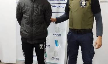 DETIENEN A UN MASCULINO Y SE RECUPERA MOTO ROBADA