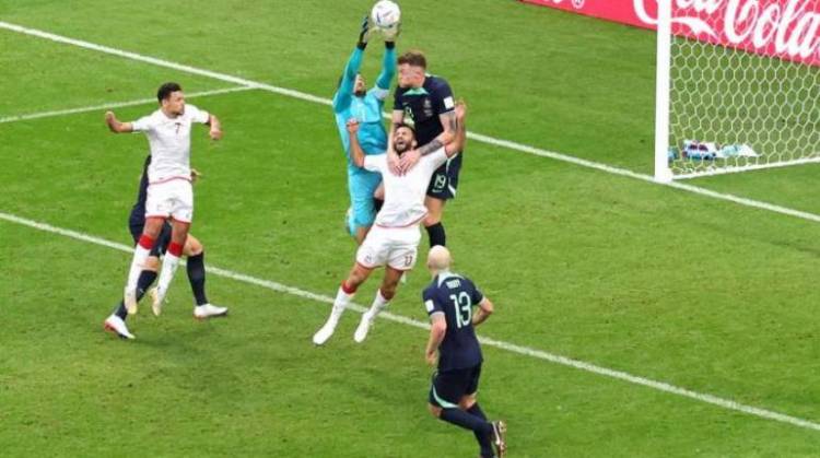 Australia le ganó a Túnez y se mete en la pelea por la clasificación en el Mundial