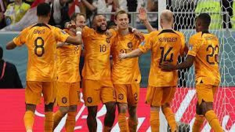 Países Bajos le ganó a Qatar y se clasificó a octavos como primero en el Mundial