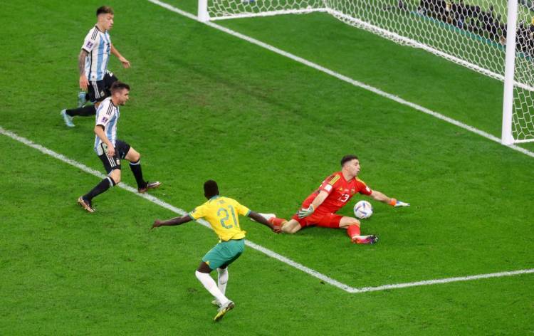 ARGENTINA SE IMPUSO POR 2 a 1 y PASO A CUARTOS DE FINAL