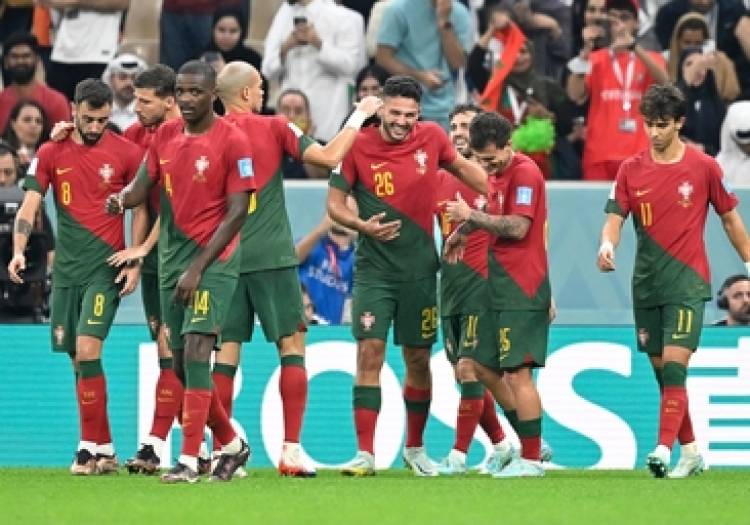 Portugal aplastó a Suiza y se metió en cuartos de final