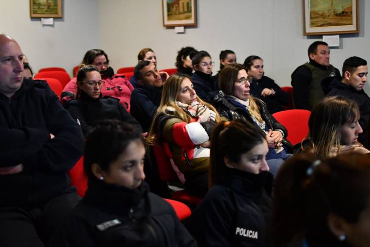 ACADEMIA SOBRE VIOLENCIA FAMILIAR Y POR RAZONES DE GÉNERO