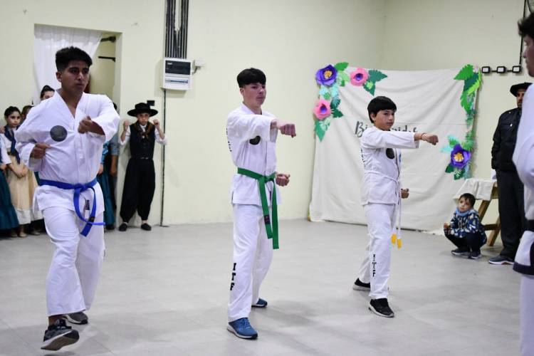 REINAUGURARON EL CLUB DE EMPALME MAGDALENA 