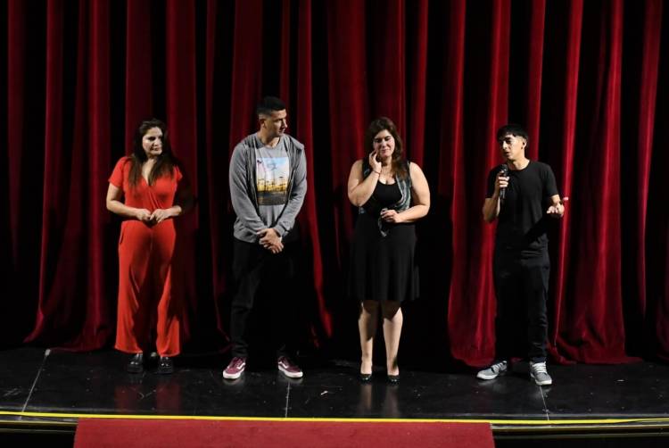 LOS TALLERES MUNICIPALES SE LUCIERON EN EL TEATRO ESPAÑOL