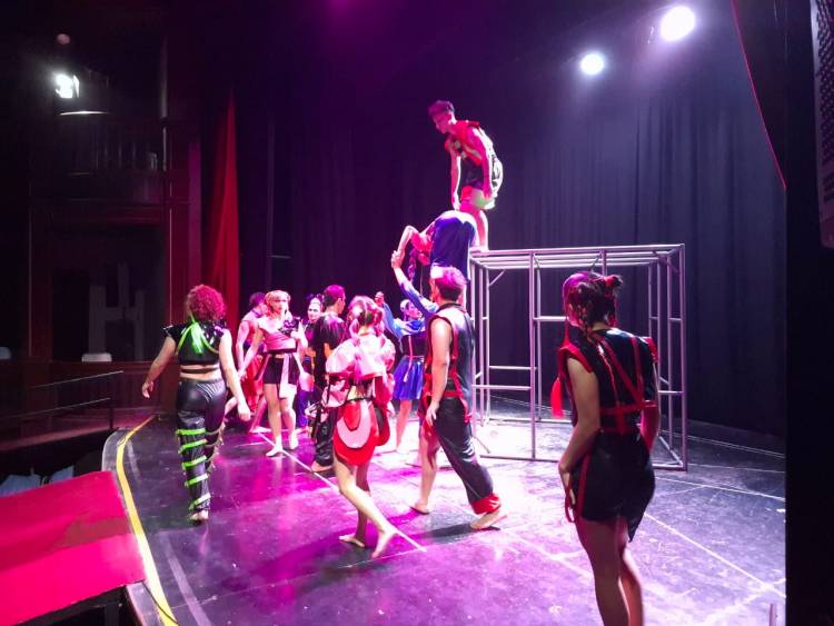 SHOW "KU" LA COMPAÑIA FRAGIEM EN EL TEATRO ESPAÑOL A SALA LLENA