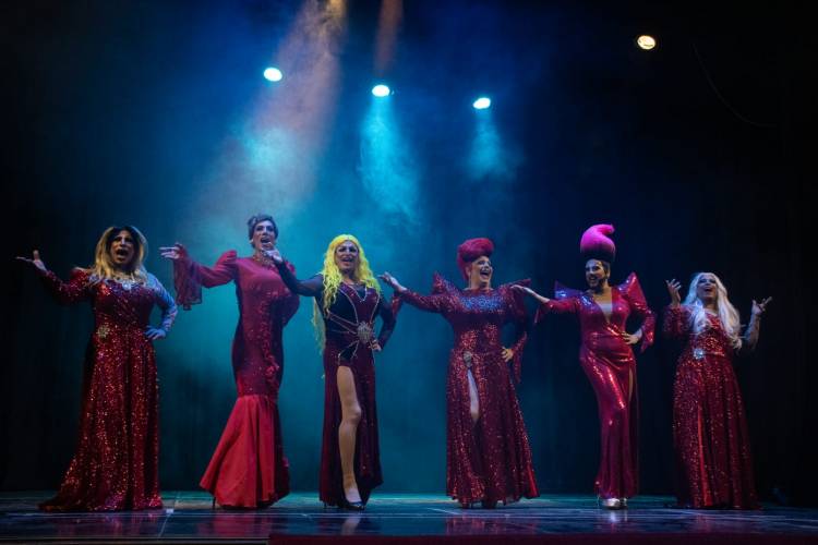 DRAG SHOW INAUGURÓ LA TEMPORADA 2025 DE TEATRO